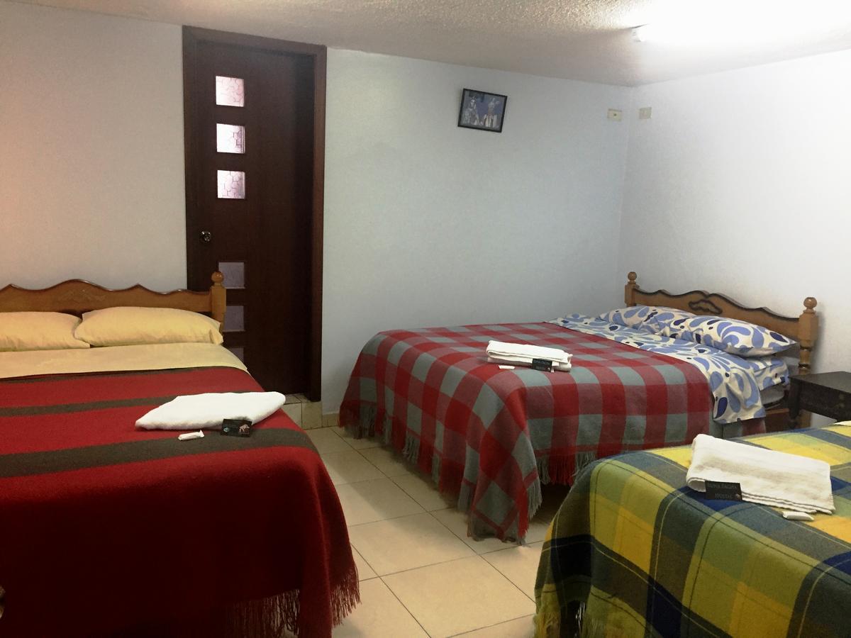 Hostal Runa Pacha Отавало Екстер'єр фото